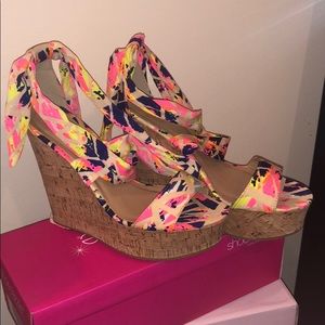 🚨24 hr sale🚨🌺🌹Size 7 worn once🌷🌺🌼🌸